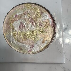 (2) new in box. The box got damaged during our move. Beautiful colors nwot